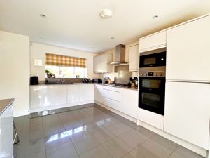 Kitchen- click for photo gallery